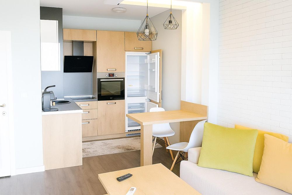 Уютен ДВУСТАЕН апартамент в кв. Христо Смирненски/ С входни такси!