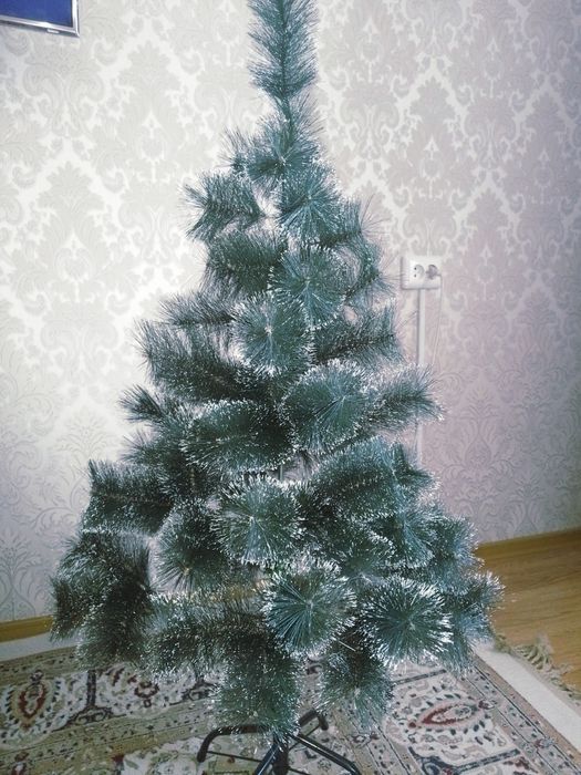 Новогодняя елка продам