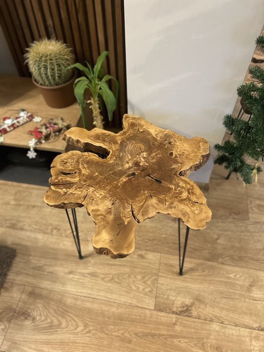 Уникална холна масичка от маслина и метал