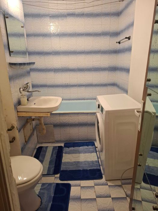 Dau in chirie, ap. 2 cam. decomandat, zona centrala Podgoria, et.1