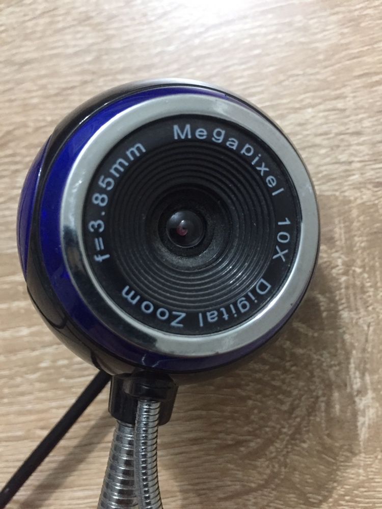 Вебкамера со встроенным микрофоном