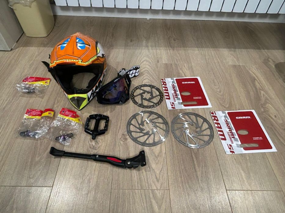 Запчас для велосипед.Срам центр 180 мм ротер.Шлем и очики.Педал.баренд