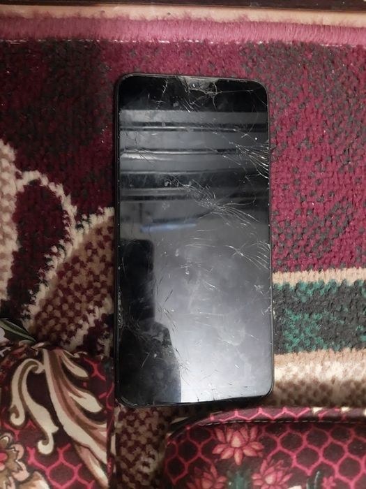 Samsung a 10 sotiladi ishlaydi kelishtirib beramiz bitta ekran qoydirs