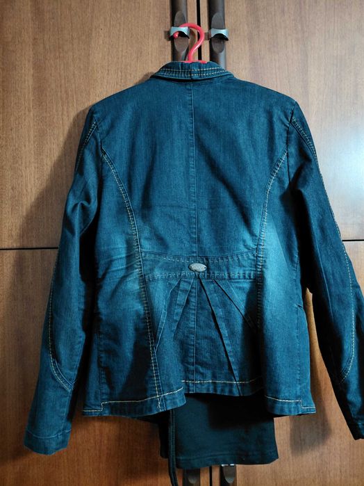 Дамско дънково сако от модна къща Юнона