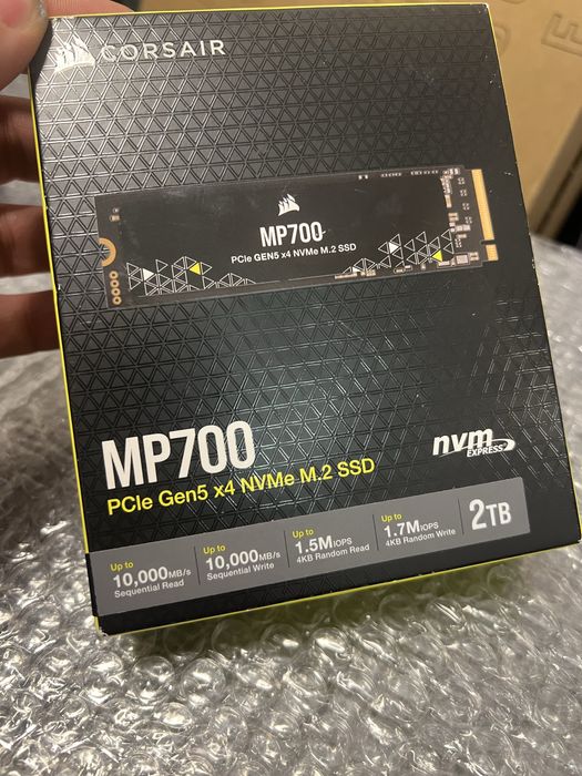 Ssd Corsair MP700 PCIe Gen5 x4 NVMe M2 SSD 2TB