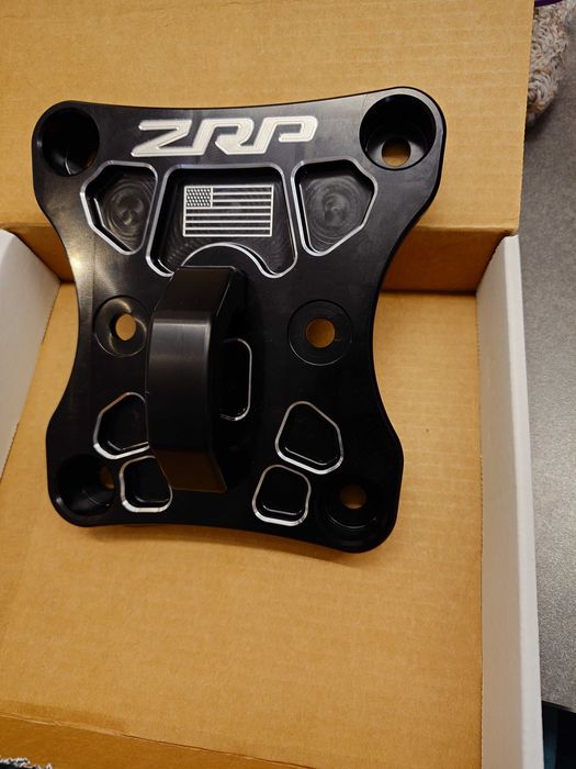 Can-Am  maverick x3  ZRP Radius Rod Plate