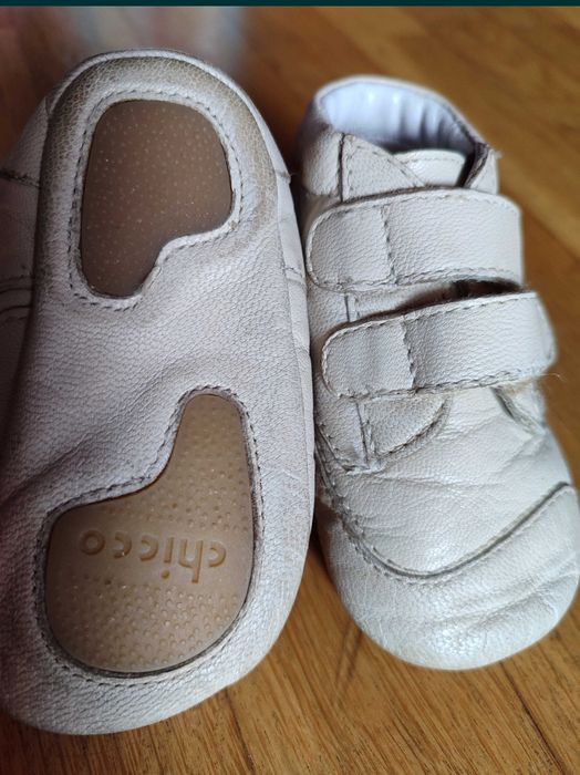 Бебешки обувки chicco 17