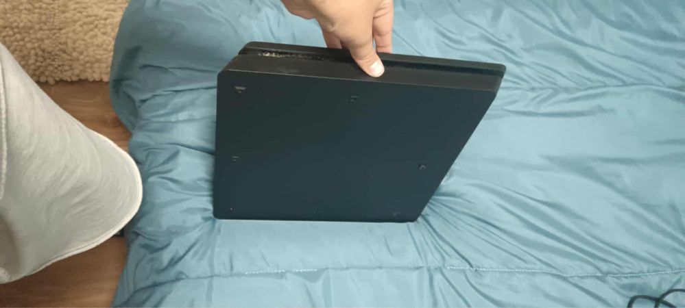 PlayStation 4 с зарядно за два джойстика,джойстик и игри