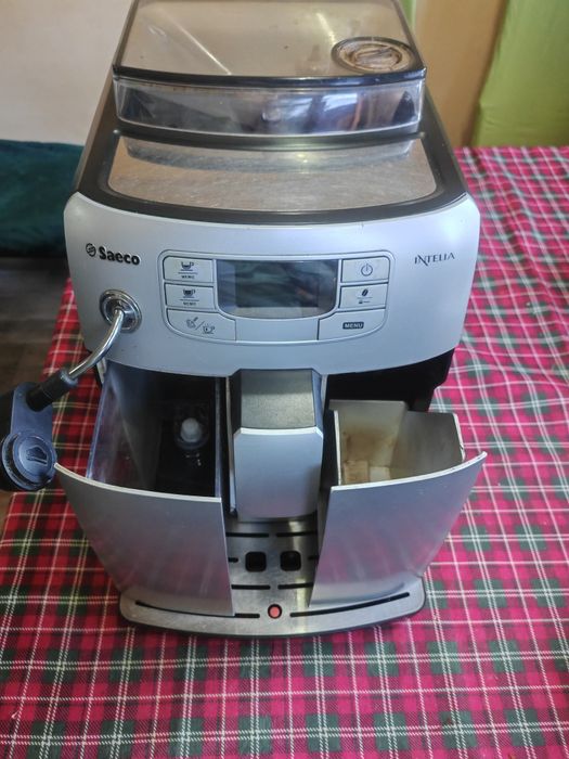 Espressor automat  Saeco Intelia  1850 W, 15 Bar, 1.5