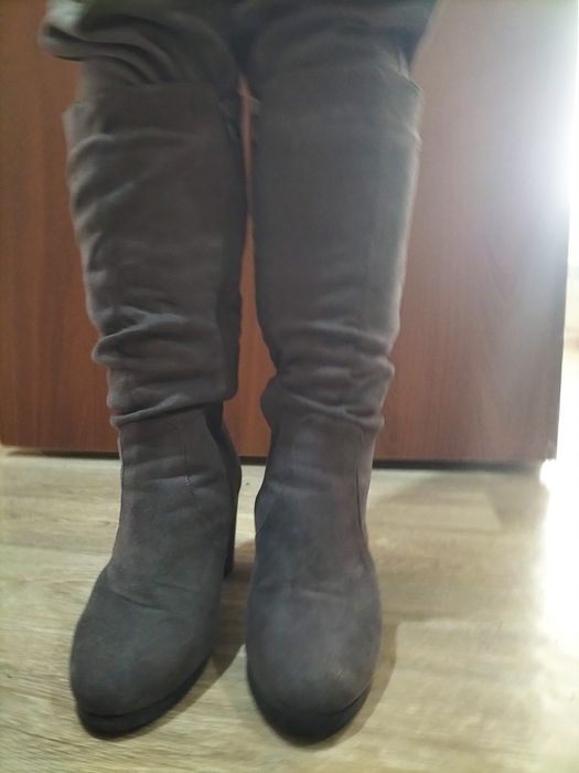 Продам женские сапожки