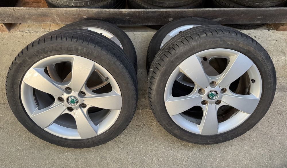 Jante R17 Originale Skoda Anvelope foarte bune 225/45