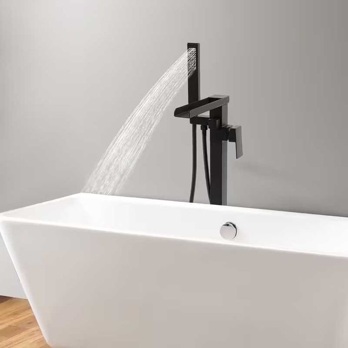 Стоящ смесител за вана BLACK