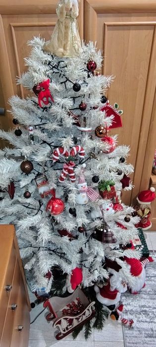 Brad alb artificial de Crăciun