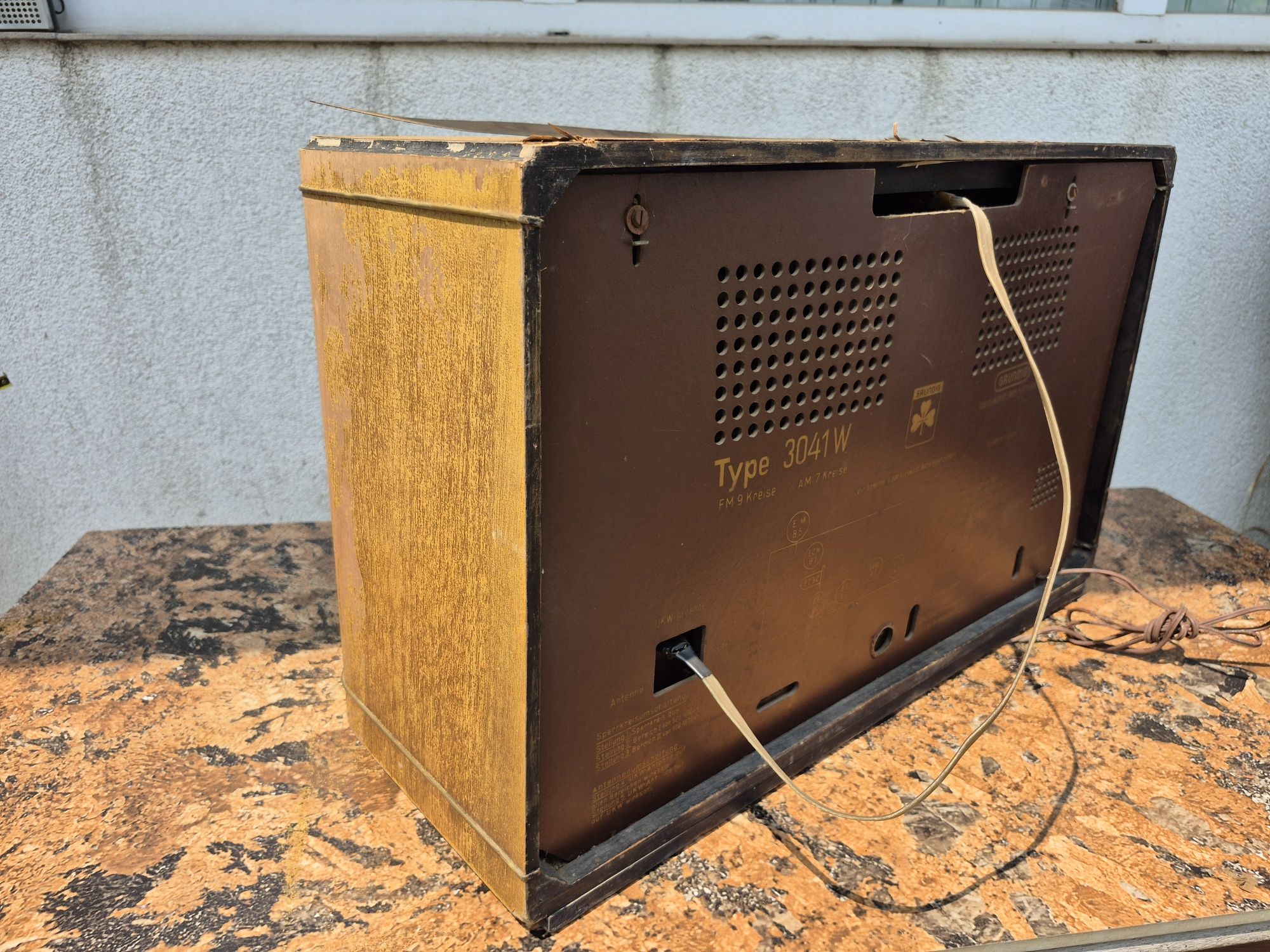 Radio cu lampi marca Grundig model 3041w made in Germany fabricat 1953