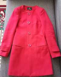 Продам красное пальто