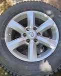 Зимние шины Pirelli Ice Zero (шипы) 265/60 R18 + оригинальные диски Le