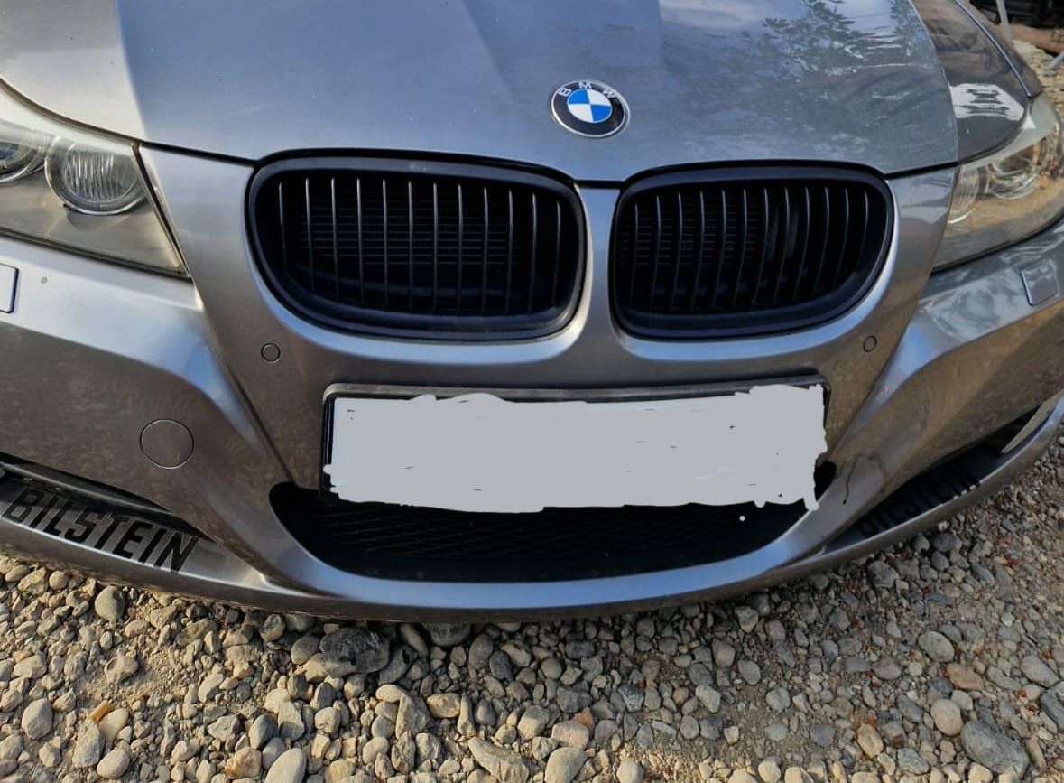 Grile Nari Bmw , Seria 3 , E90 , E91 , 2009-2012 Negre , in stare buna