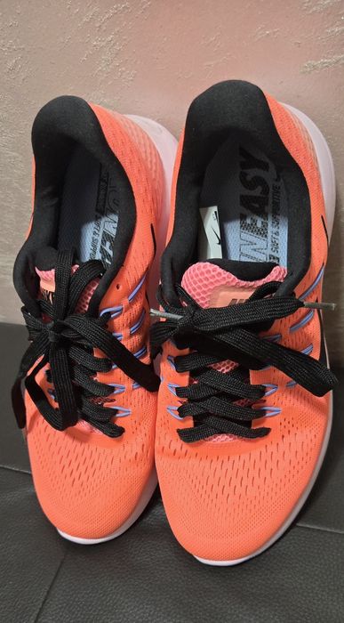 Маратонки Nike 39