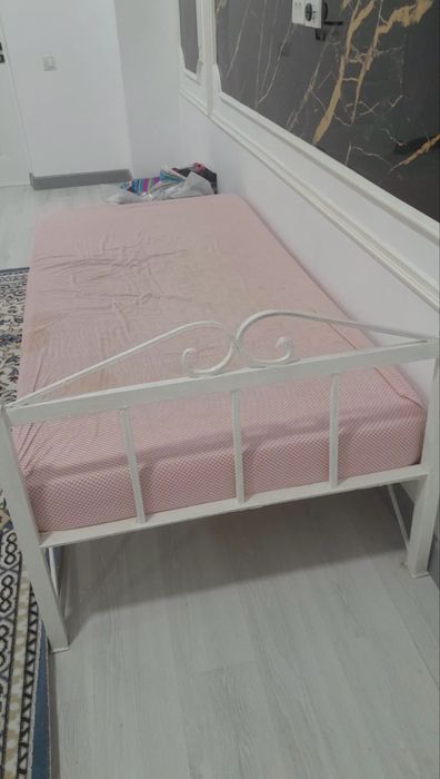 Продам железный однаместный кровать