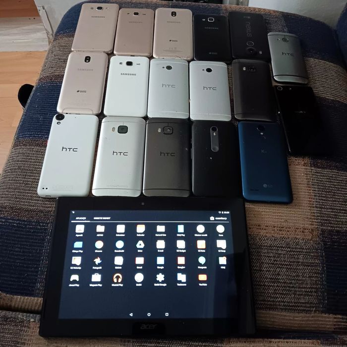 Telefoane vechi pentru cunoscatori