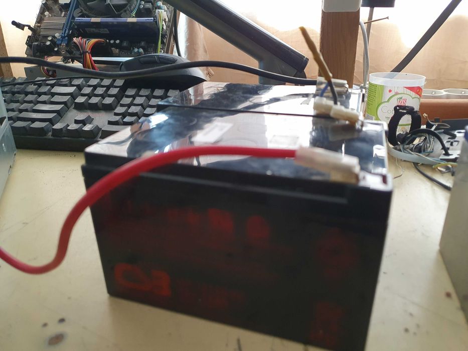 Acumulator UPS plumb 12V 12A (sau 24V 12A) in stare perfecta.