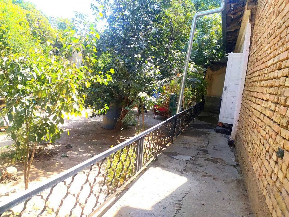 Ховли сотилади 2 ХОНА ! 2.78 сотик   Кибрай центр Шодлик куча.