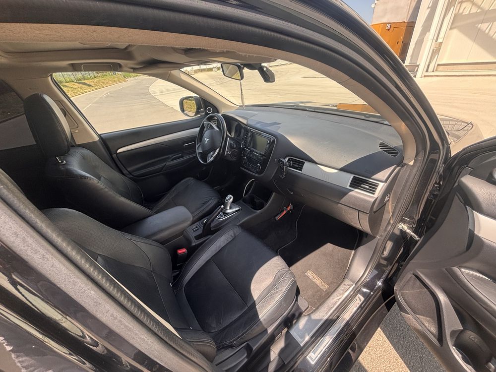 Mitsubishi Outlander PHEV 2014 – Hybrid Plug-In,