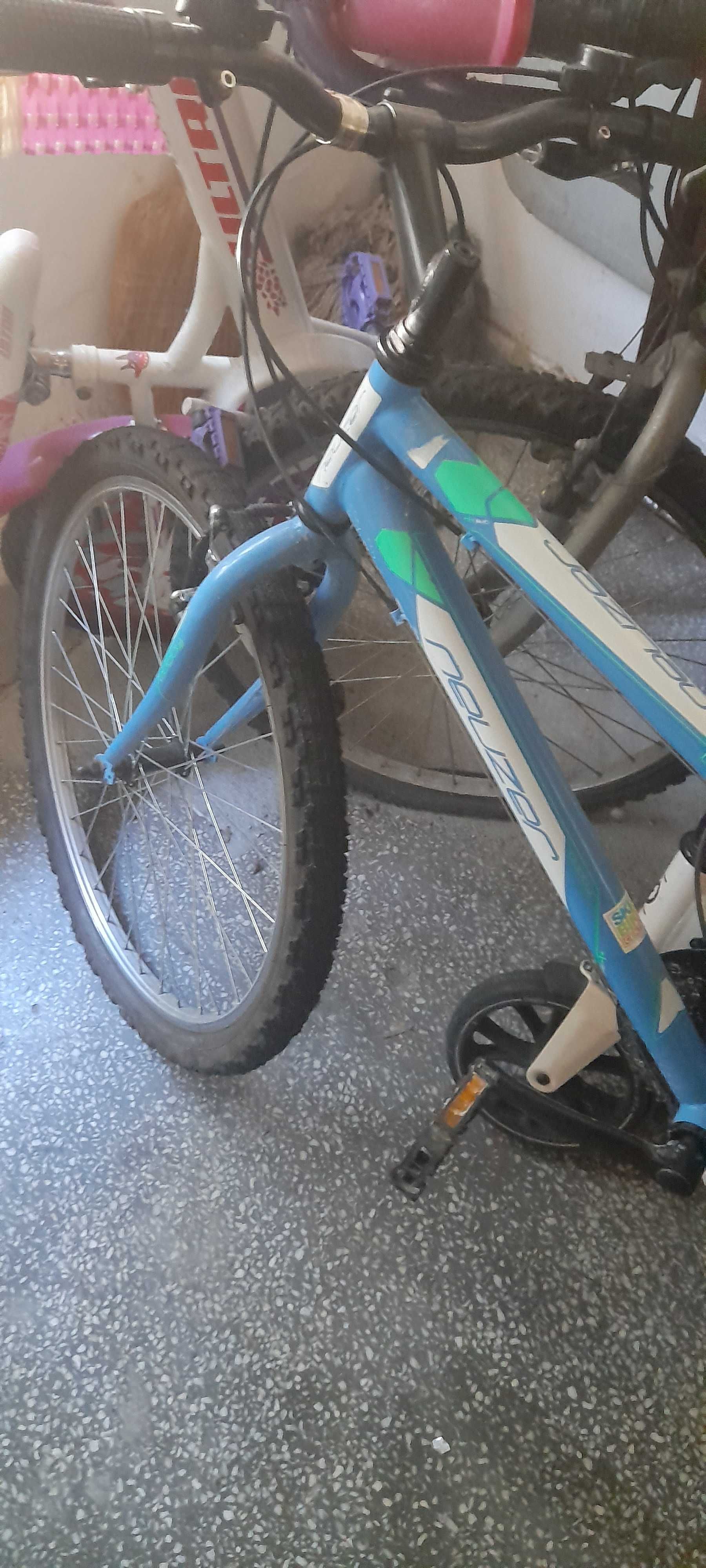 Bicicletă aproape nouă.