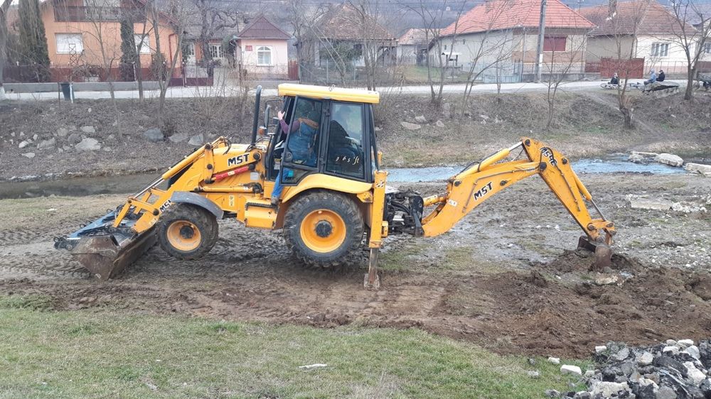 Buldoexcavator mst 542 anul 2015 cu picon