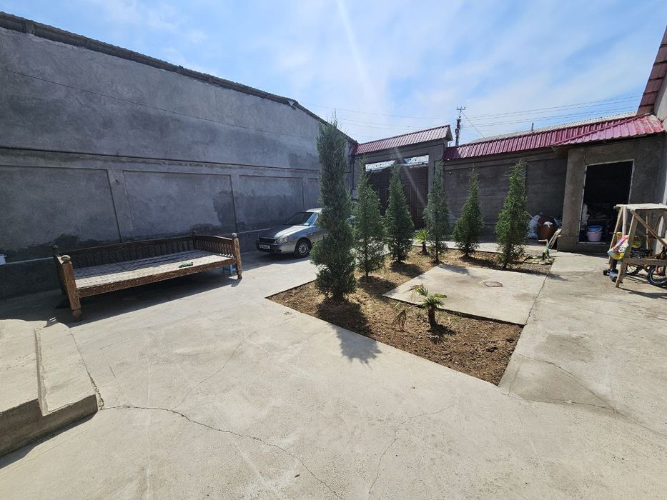 Продается  участок 4 соток 5 комнатная.