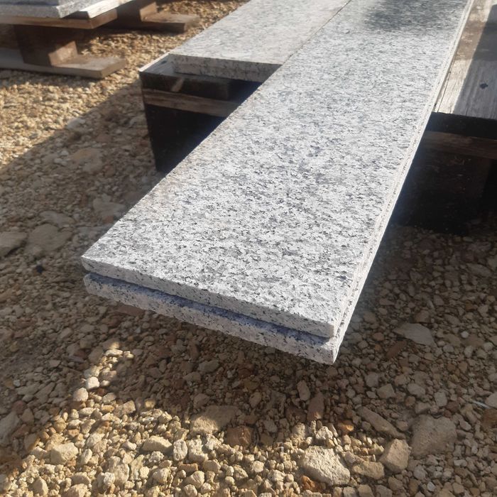 Мраморни плочи , гранитни первази, настилка и/или облицовка