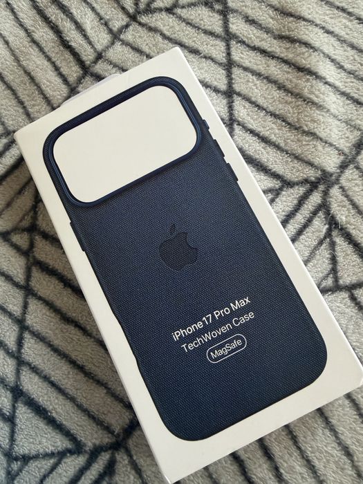 Iphone 17 pro max /Techwoven case