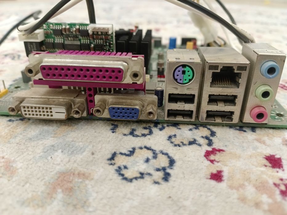 Материнская плата