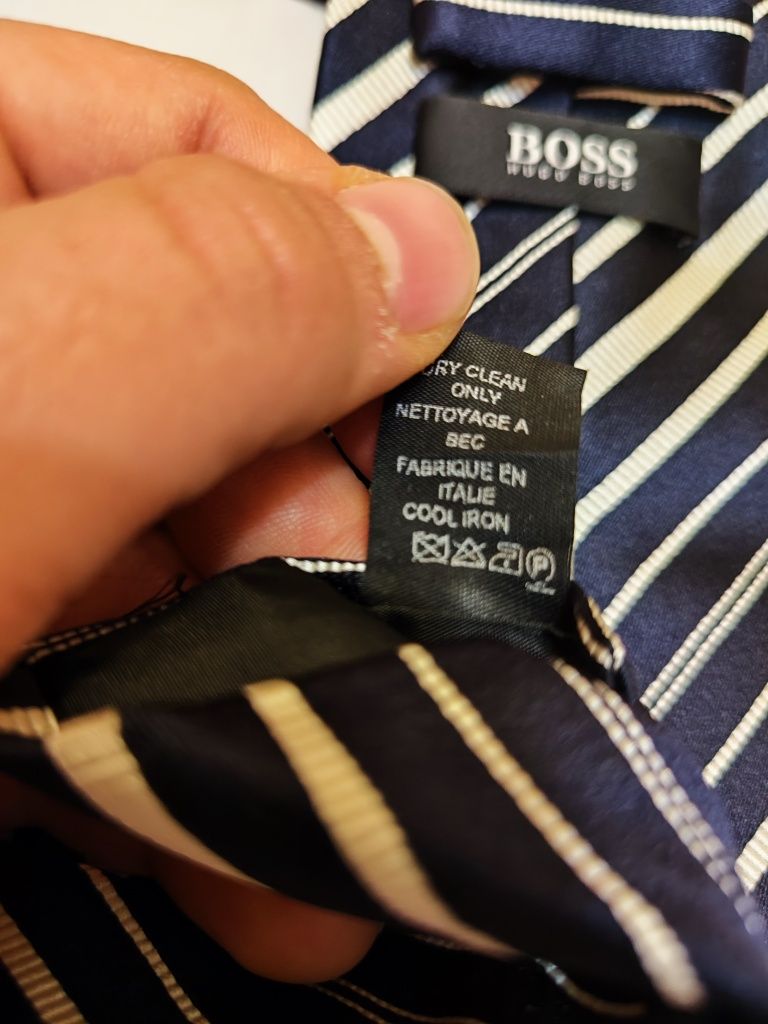 Италианска врътовръзка "Hugo Boss"