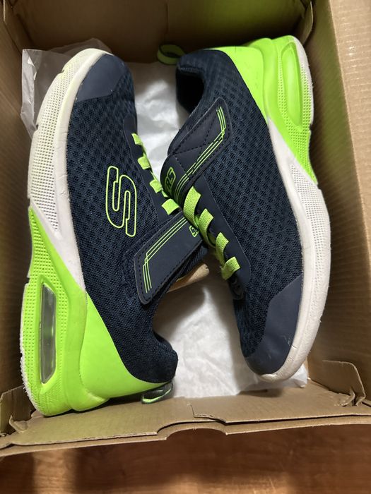 Кроссовки детские