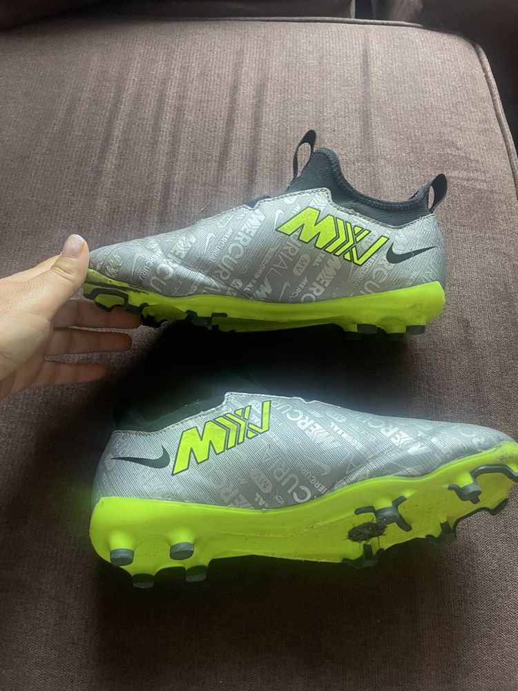 Оригинални футболни обувки Nike