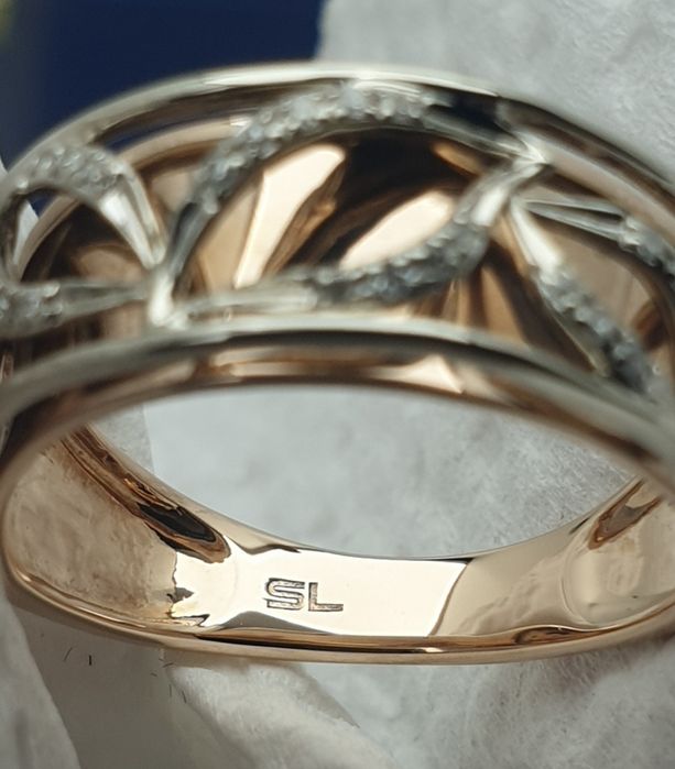 Sunlight Россия завод Кольцо с бриллиантом 585пробы 16размер
3.24грам