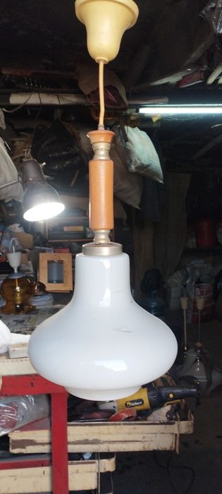 Продам люстры разные