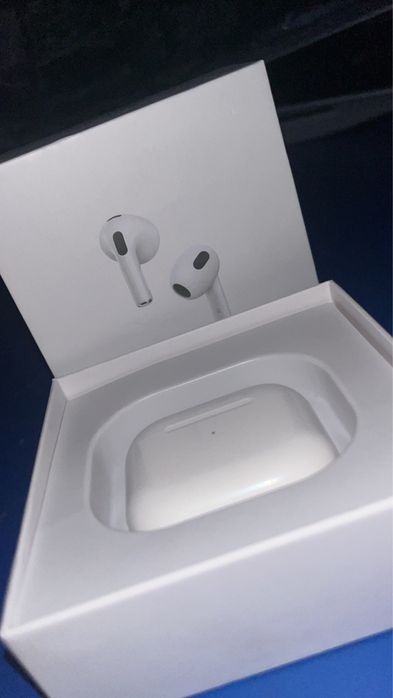 AirPods generatia 3