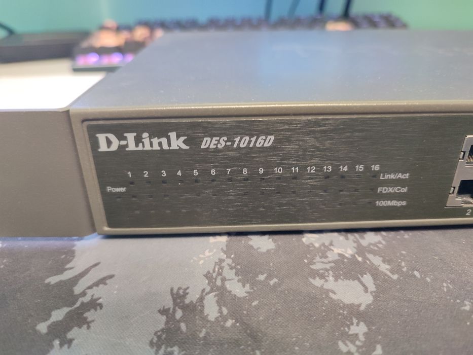 Коммутатор D-Link DES-1016D