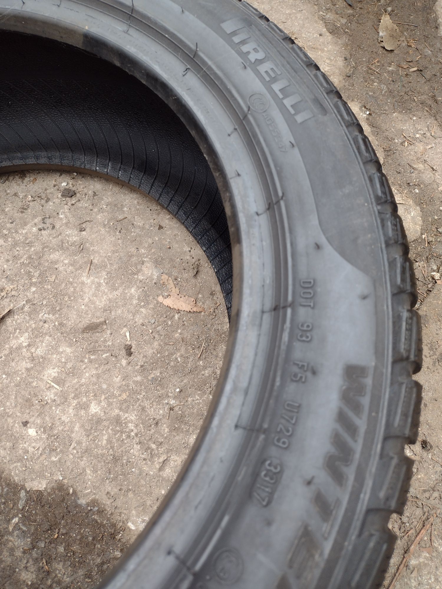 Перфектни 2бр.215/45/16 Pirelli Sottozero 3 dot3817