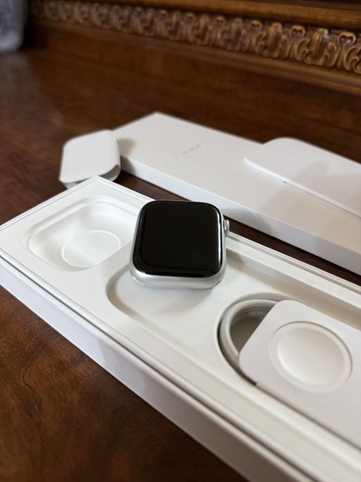 Продам Apple Watch Series 8 45mm!