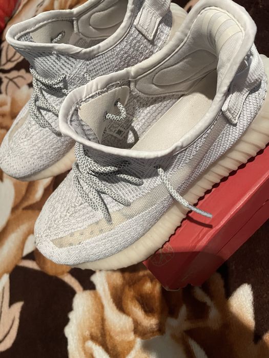 vand yezzy 350 v2 white reflective