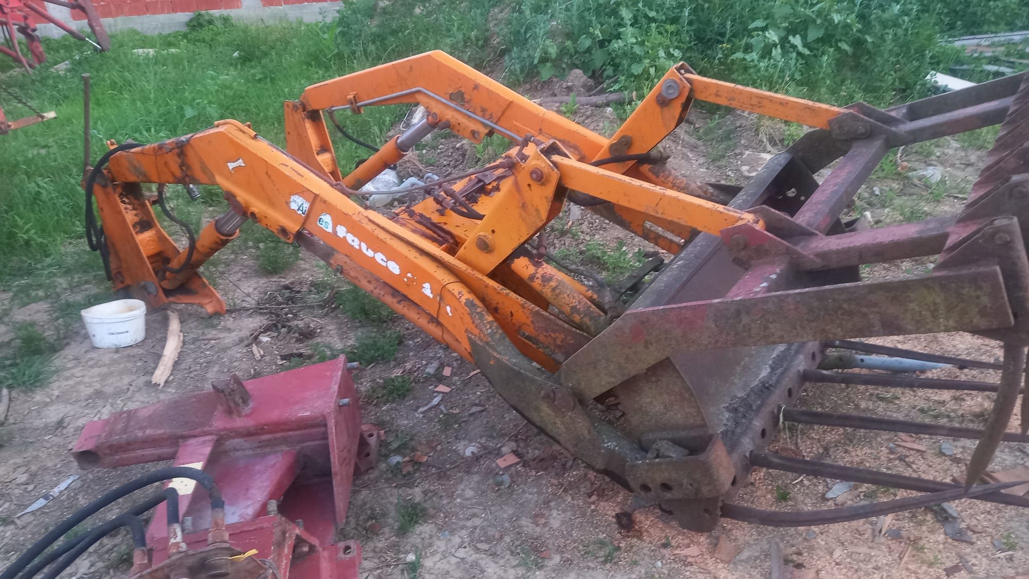 incarcator tractor.4 cilindri.cupa Crocodil