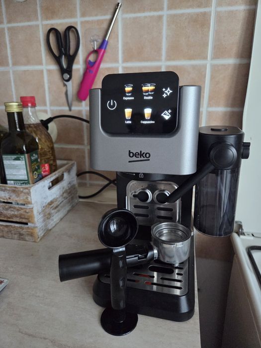 Espressor semi-automat BEKO CaffeExperto CEP5304X
