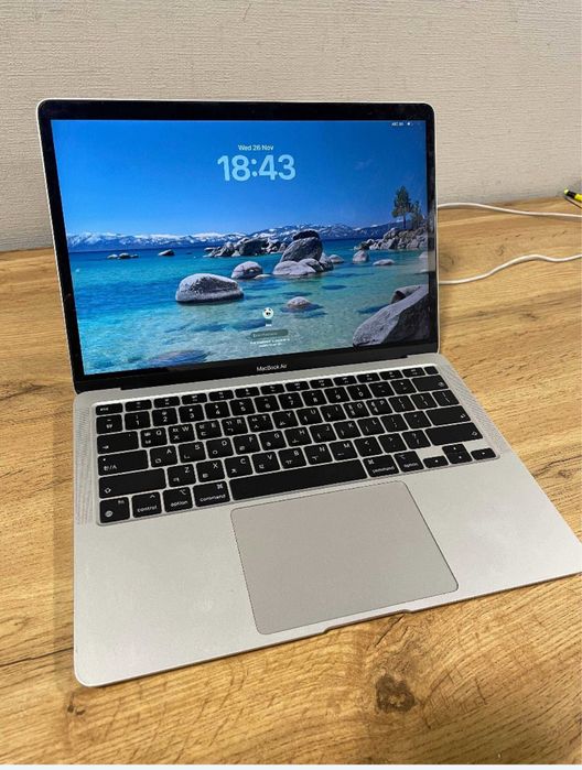Mac Book Air M1 8/256