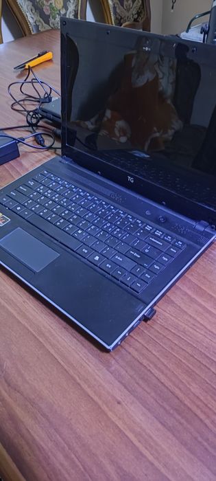 Полуигровой ноутбук RTX CORE I3