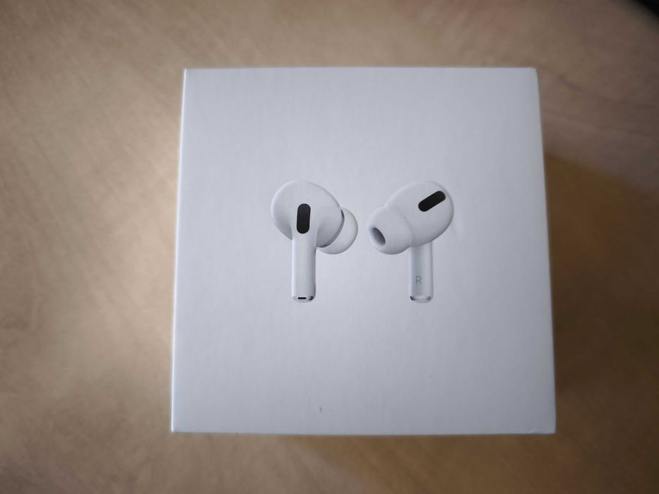 Apple AirPods Pro MWP22ZM/A с кейс за безжично зареждане - оригинални