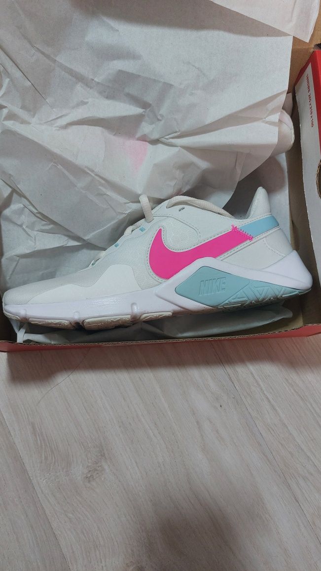 Дамски маратонки nike