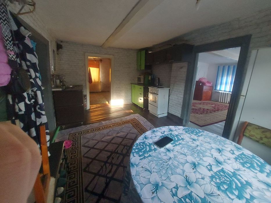 Продам частный дом с центральным отоплением, в центре города.